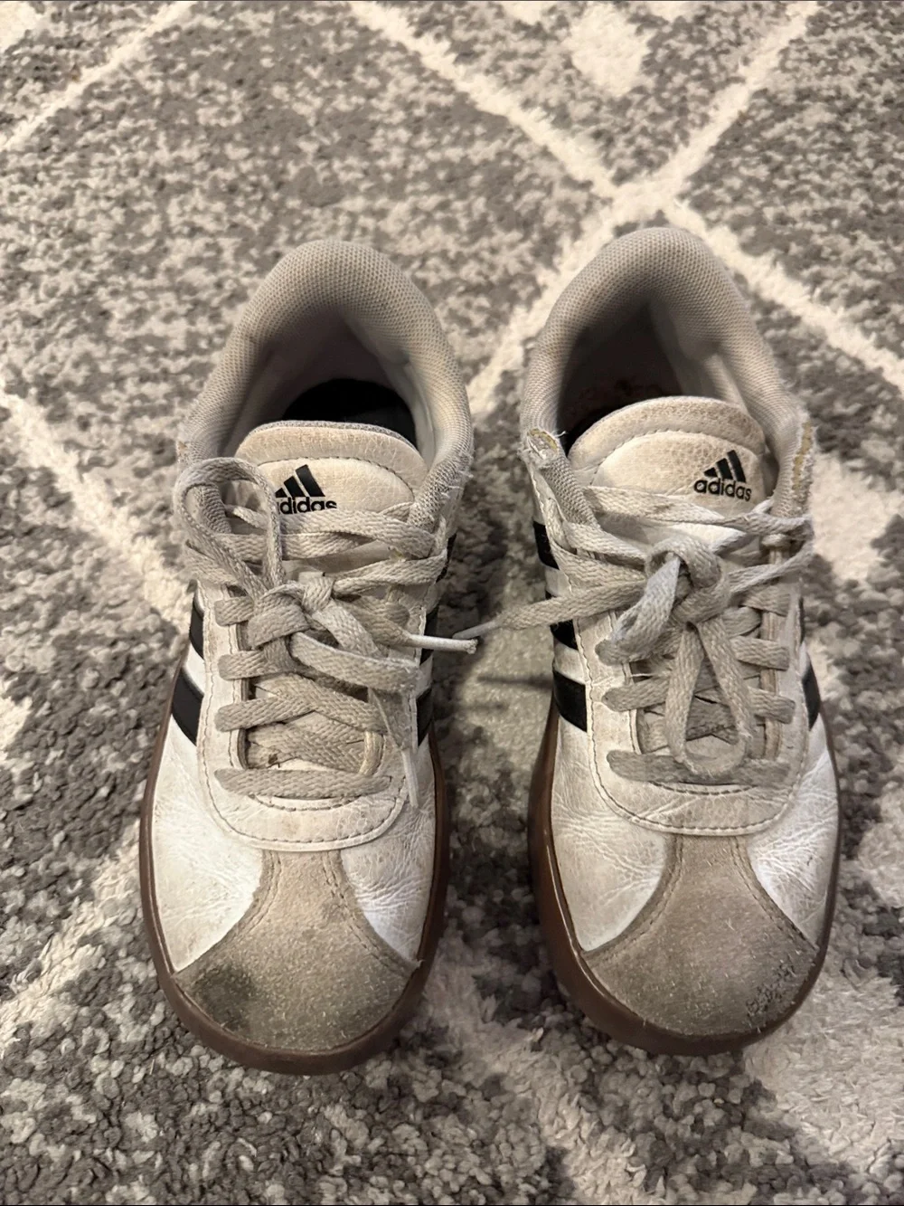 adidas Kids White & Black Retro Trainer